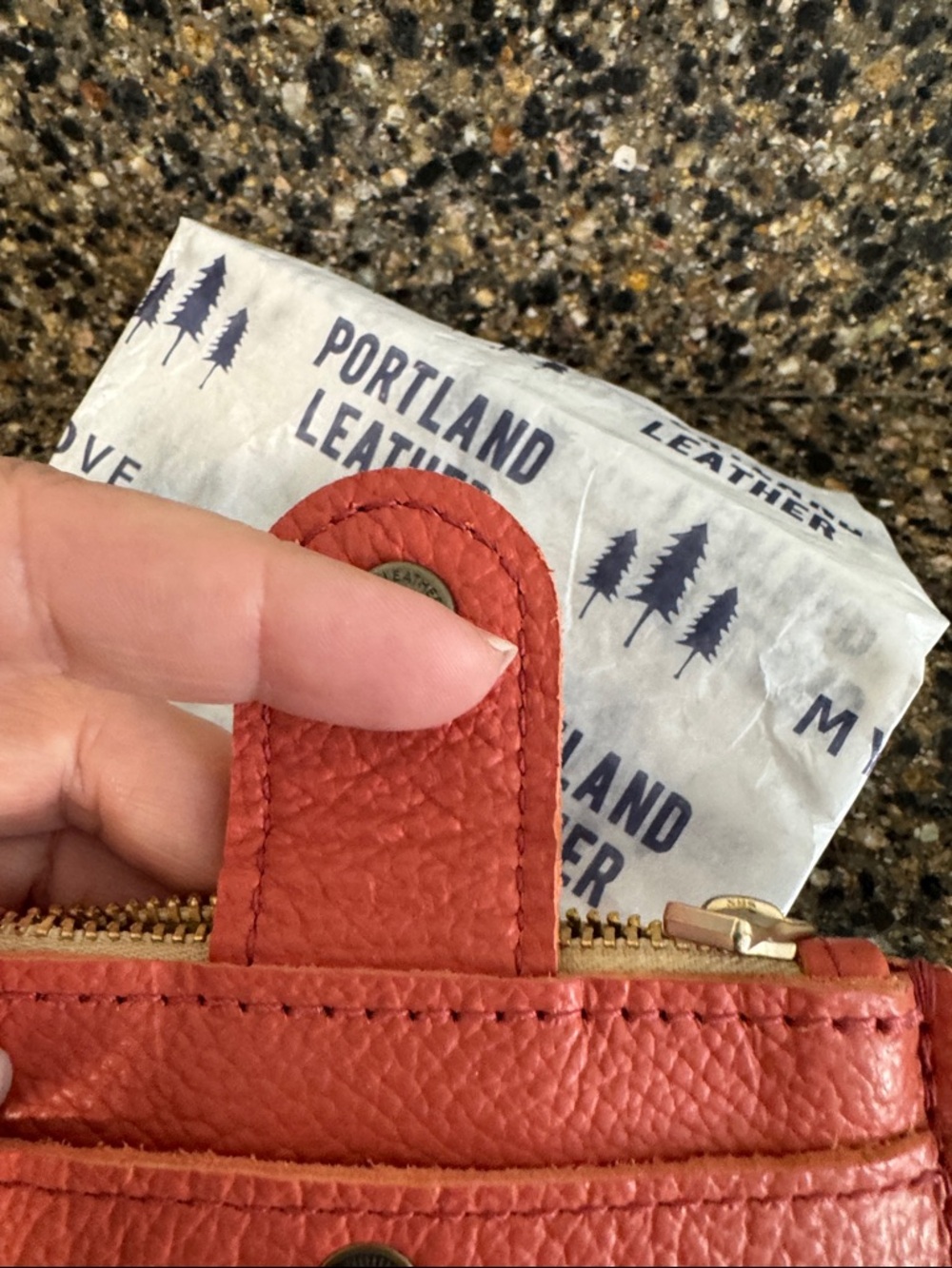 Portland Leather Sabrina Wallet Coral NEW - Picture 4 of 4
